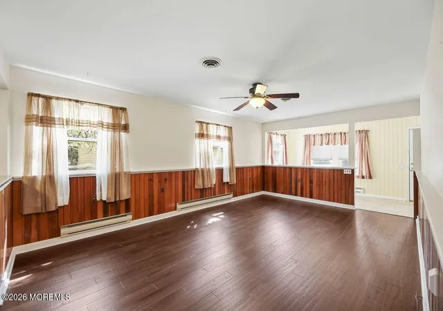 Photo 4 of Single family home for sale at 5 Revere Ct, Whiting, NJ 08759 | MLS# 22625926 | Listing updated on 2026-10-07