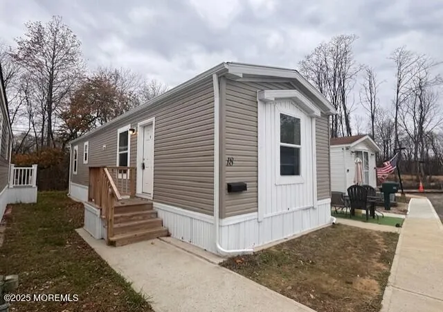2nd image of 18 John St, Hazlet, NJ 07730 | MLS# 22625941