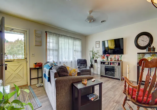 Photo 4 of Single family home for sale at 48 Northumberland Dr, Toms River, NJ 08757 | MLS# 22626031 | Listing updated on 2026-10-03