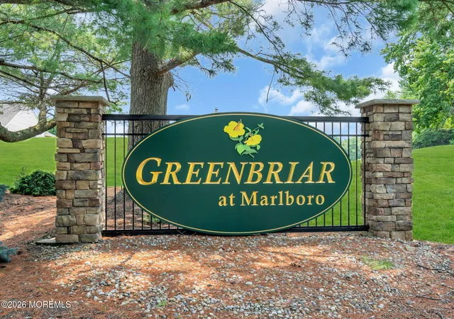 2nd image of 5 Lakeview Dr, Marlboro, NJ 07746 | MLS# 22626065