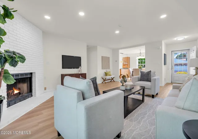 4th image of 5 Lakeview Dr, Marlboro, NJ 07746 | MLS# 22626065
