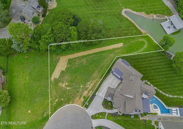 Photo 2 of Sale Pending at 1607 Yachtsman Way, Knoxville, TN 37922 | MLS# 1120965 | Listing updated on 2026-09-18