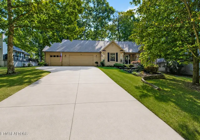 2nd image of 21 Amesbury Ct, Crossville, TN 38558 | MLS# 1285800