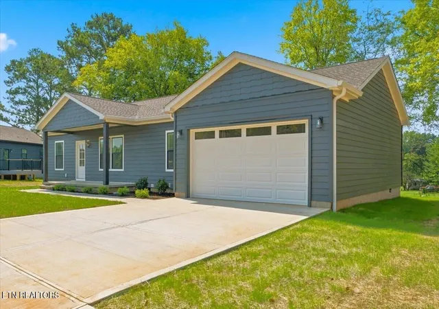 Photo 3 of Single family home for sale at 452 Federal Fry Cir, Vonore, TN 37885 | MLS# 1350405 | Listing updated on 2026-09-21