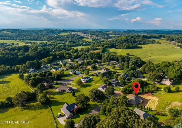 35th image of 2440 Whisper Creek Dr, Friendsville, TN 37737 | MLS# 1327597