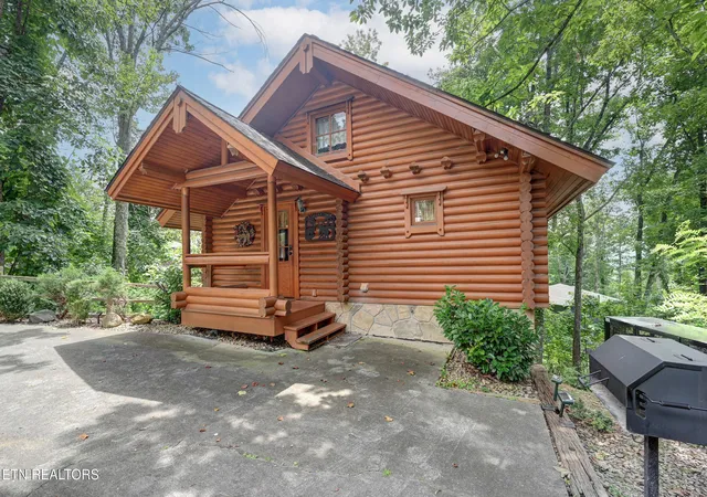 1st image of 917 Pine Cone Wy, Gatlinburg, TN 37738 | MLS# 1327611