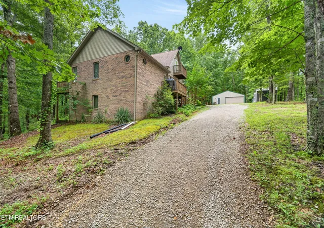Photo 4 of Single family home for sale at 1086 Pearl Hinds Rd, Jamestown, TN 38556 | MLS# 1329039 | Listing updated on 2026-10-02