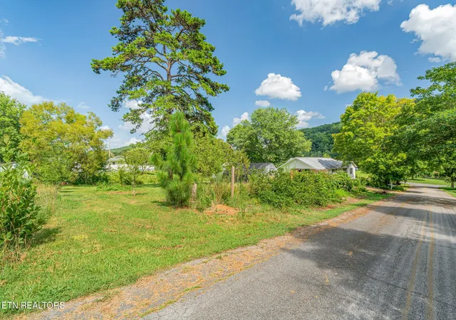 38th image of 231 Wright Rd, Oliver Springs, TN 37840 | MLS# 1349170