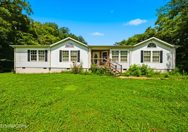 1st image of 203 N Fair St, Sweetwater, TN 37874 | MLS# 1351755
