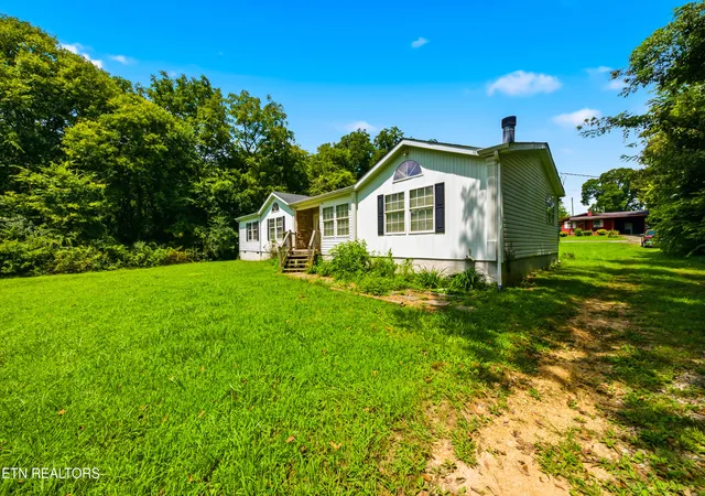 2nd image of 203 N Fair St, Sweetwater, TN 37874 | MLS# 1351755