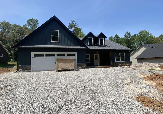 Photo 3 of Sale Pending at 7935 Brownvue Rd, Knoxville, TN 37931 | MLS# 1330103 | Listing updated on 2026-08-13