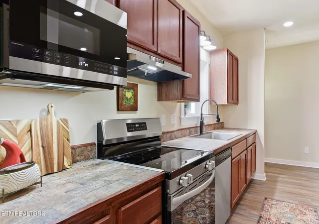 Photo 3 of Single family home for sale at 104 Marion Rd, Oak Ridge, TN 37830 | MLS# 1332661 | Listing updated on 2026-08-20