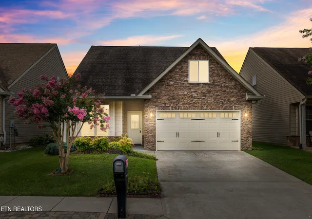 Photo 2 of Single family home for sale at 12036 Woodhollow Ln, Knoxville, TN 37932 | MLS# 1333260 | Listing updated on 2026-09-15