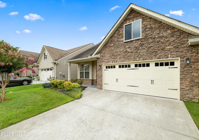 Photo 3 of Single family home for sale at 12036 Woodhollow Ln, Knoxville, TN 37932 | MLS# 1333260 | Listing updated on 2026-09-15