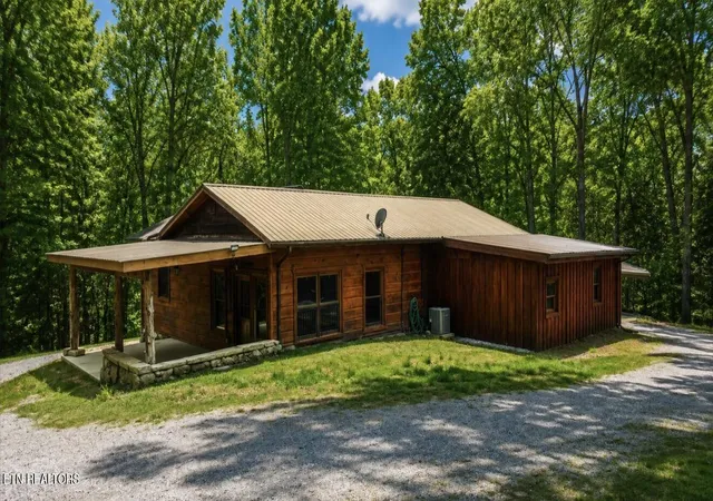 5th image of 495 Bear Hollow Rd, Oneida, TN 37841 | MLS# 1333555