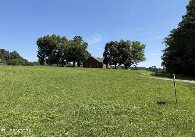 Photo 3 of Single family home for sale at 510 S Broad St, New Tazewell, TN 37825 | MLS# 1333934 | Listing updated on 2026-08-01