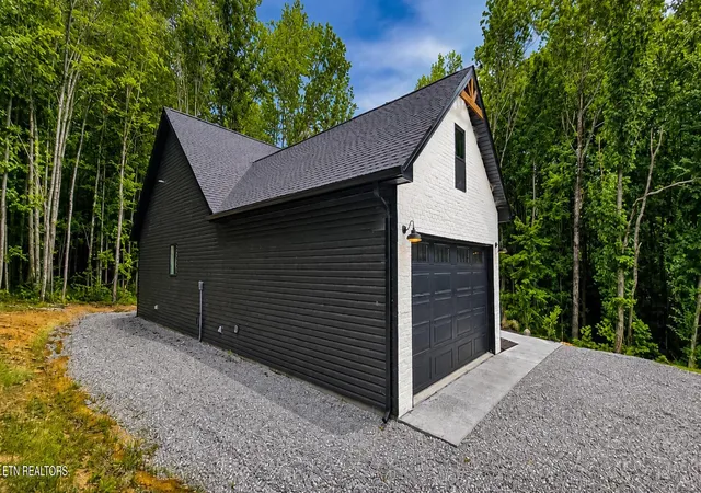 2nd image of 908 Evelyn Private Dr, Huntsville, TN 37756 | MLS# 1334486