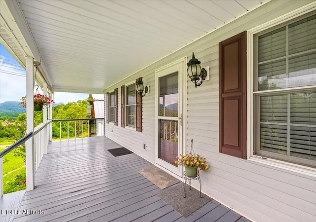 Photo 3 of Single family home for sale at 219 Patty Hl Rd, Caryville, TN 37714 | MLS# 1349573 | Listing updated on 2026-09-01