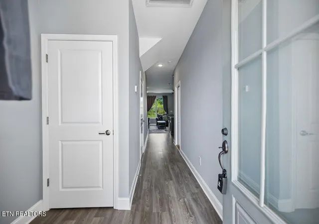 Listing Photo 4 - Condo for sale in building located at 315 Harper Vlg Wy, Lenoir City, TN 37771