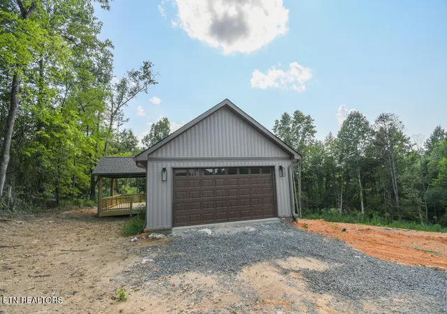 Photo 3 of Single family home for sale at 844 Pinebrooke Dr, Maryville, TN 37801 | MLS# 1337789 | Listing updated on 2026-08-31