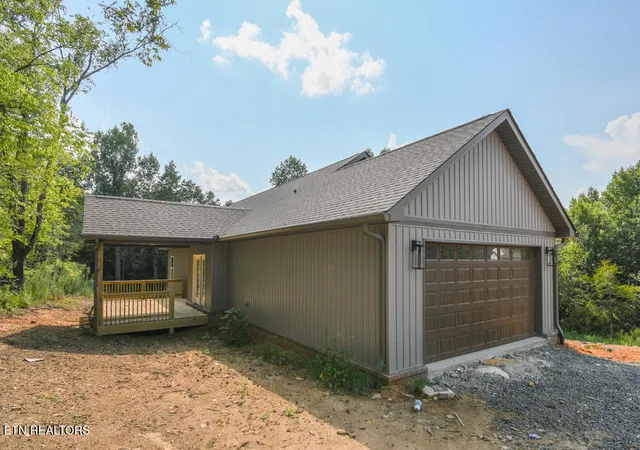 Photo 4 of Single family home for sale at 844 Pinebrooke Dr, Maryville, TN 37801 | MLS# 1337789 | Listing updated on 2026-08-31