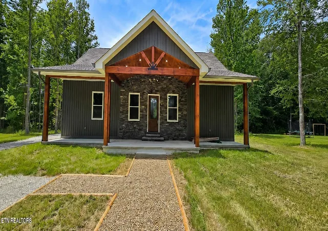 2nd image of 186 Short Leaf Ln, Oneida, TN 37841 | MLS# 1337863