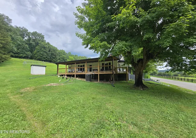 image of 1085 Lick Branch Rd, Ewing, VA 24248 | MLS# 1337377
