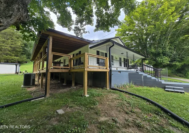 image of 1085 Lick Branch Rd, Ewing, VA 24248 | MLS# 1337377