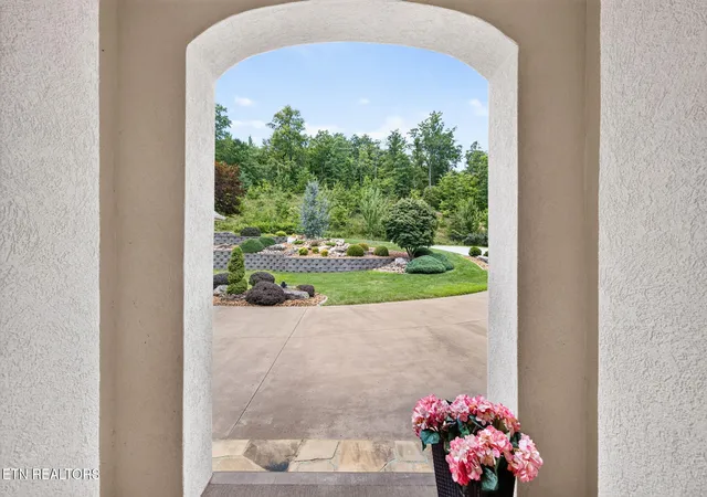 Photo 3 of Single family home for sale at 40 Vista Ter, Crossville, TN 38558 | MLS# 1338049 | Listing updated on 2026-08-05