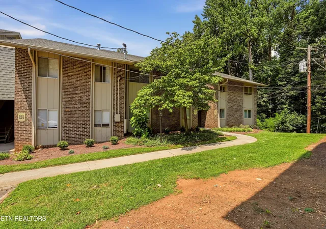 Photo 3 of Condo for sale at 3636 Taliluna Ave #622, Knoxville, TN 37919 | MLS# 1338261 | Listing updated on 2026-09-16