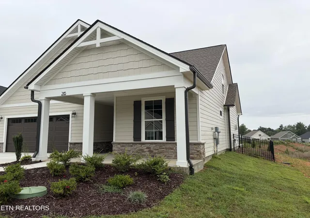 Photo 2 of Sale Pending at 216 River Birch Dr, Lenoir City, TN 37771 | MLS# 1339576 | Listing updated on 2026-08-03