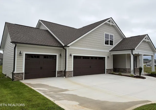 Photo 3 of Sale Pending at 216 River Birch Dr, Lenoir City, TN 37771 | MLS# 1339576 | Listing updated on 2026-08-03