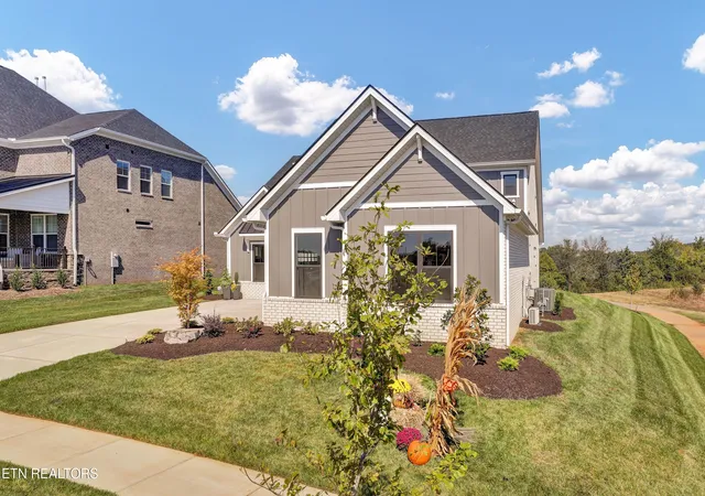 Photo 3 of Sale Pending at 12747 Iron Plow Dr, Farragut, TN 37934 | MLS# 1338566 | Listing updated on 2026-07-16