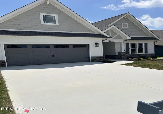Photo 1 of Sale Pending at 12852 Magnolia Crst, Knoxville, TN 37922 | MLS# 1339880 | Listing updated on 2026-09-04