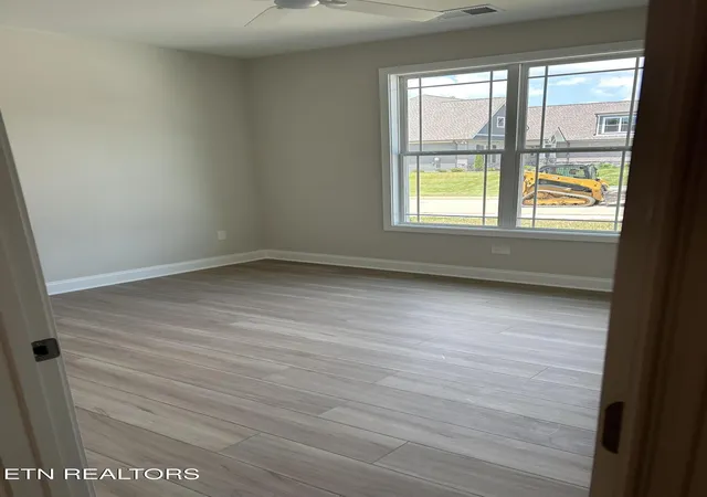 Photo 3 of Sale Pending at 12852 Magnolia Crst, Knoxville, TN 37922 | MLS# 1339880 | Listing updated on 2026-09-04