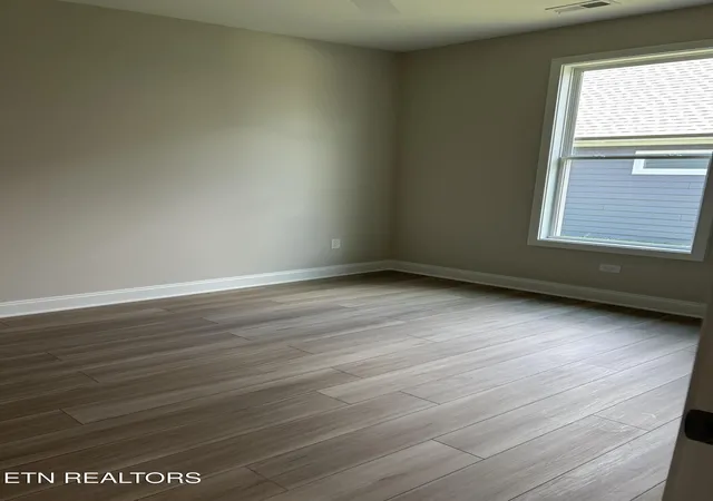 Photo 4 of Sale Pending at 12852 Magnolia Crst, Knoxville, TN 37922 | MLS# 1339880 | Listing updated on 2026-09-04