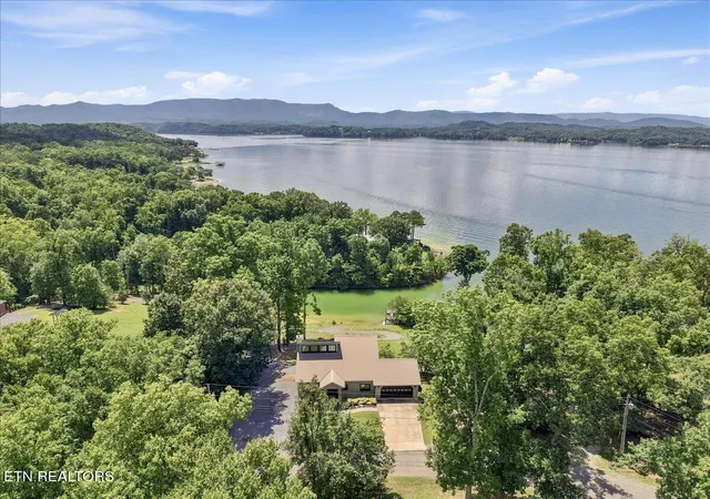 3rd image of 1225 Weaver Ln, Dandridge, TN 37725 | MLS# 1338841
