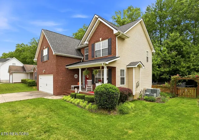 Photo 2 of Sale Pending at 3225 Red Meadow Rd, Knoxville, TN 37931 | MLS# 1352257 | Listing updated on 2026-08-25