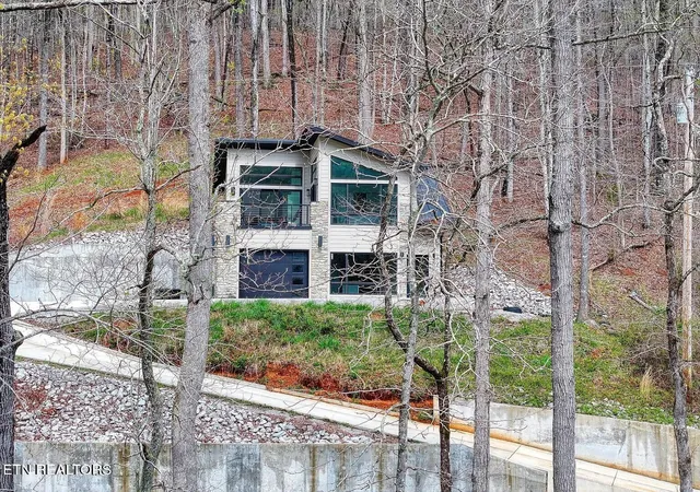 1st image of 318 Carp Ln, La Follette, TN 37766 | MLS# 1349619