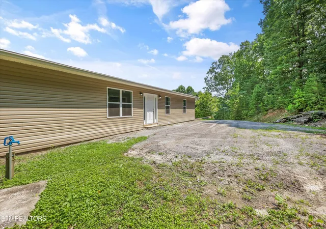 3rd image of 239 Carroll Hollow Rd, Clinton, TN 37716 | MLS# 1350422