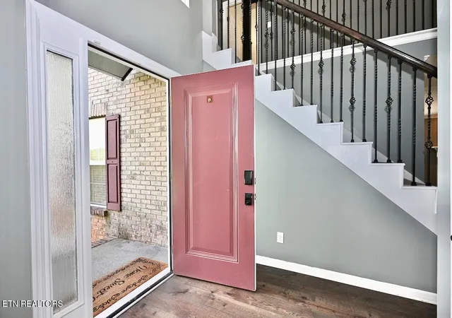 Photo 4 of Single family home for sale at 1613 Scenic Valley Ln, Knoxville, TN 37922 | MLS# 1340997 | Listing updated on 2026-09-19