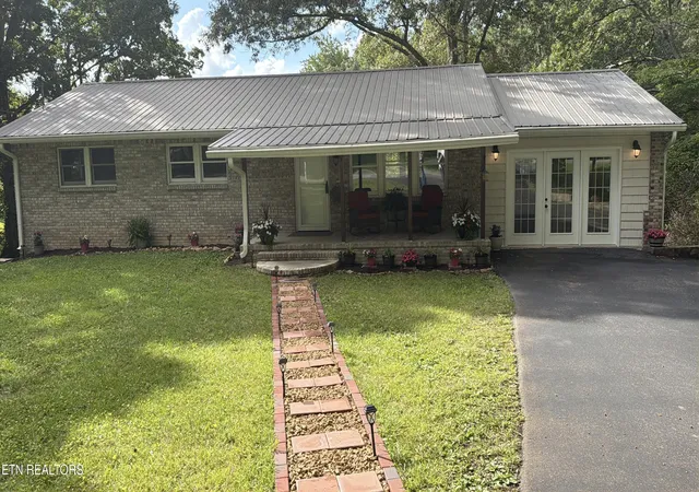 Photo 1 of Single family home for sale at 273 Fairway St, Crossville, TN 38571 | MLS# 1341462 | Listing updated on 2026-08-17
