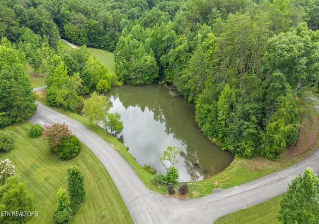 2nd image of 736 Blue Beech Dr, Maryville, TN 37803 | MLS# 1348503