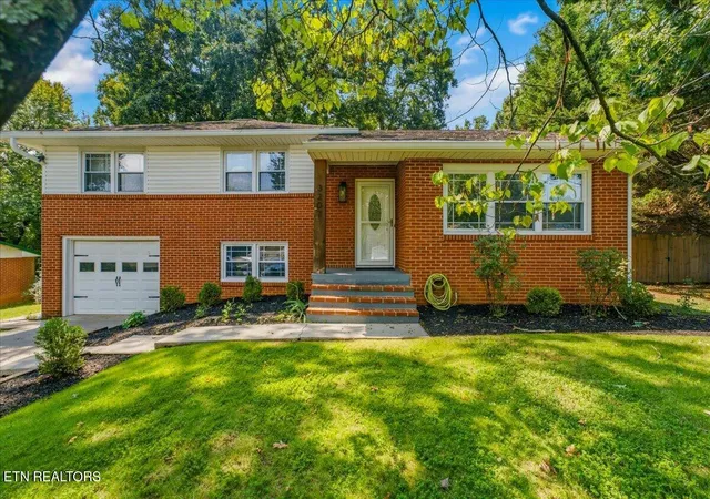 Photo 1 of Single family home for sale at 3207 Hazelwood Rd, Knoxville, TN 37921 | MLS# 1351236 | Listing updated on 2026-08-11
