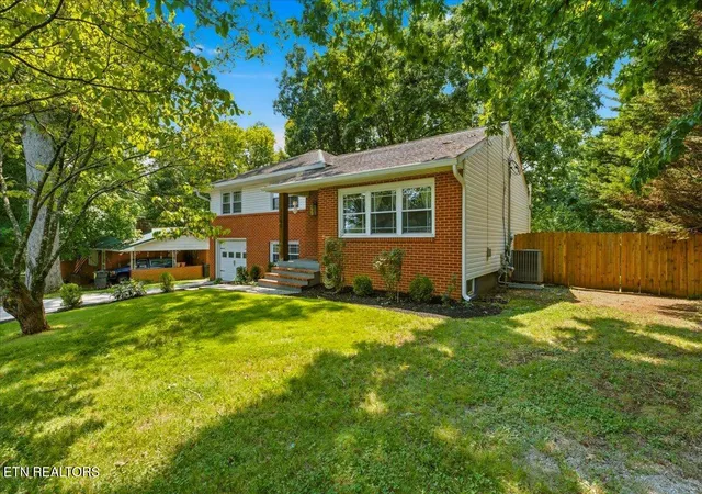Photo 2 of Single family home for sale at 3207 Hazelwood Rd, Knoxville, TN 37921 | MLS# 1351236 | Listing updated on 2026-08-11
