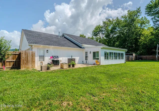 Single family home for sale at 114 Eldon Justice Rd, Oliver Springs, TN 37840 | MLS# 1347594