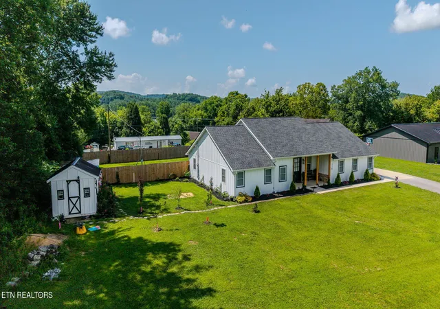 Single family home for sale at 114 Eldon Justice Rd, Oliver Springs, TN 37840 | MLS# 1347594