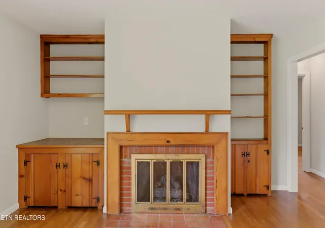 Photo 4 of Single family home for sale at 5330 NE Lavesta Rd, Knoxville, TN 37918 | MLS# 1343718 | Listing updated on 2026-09-15