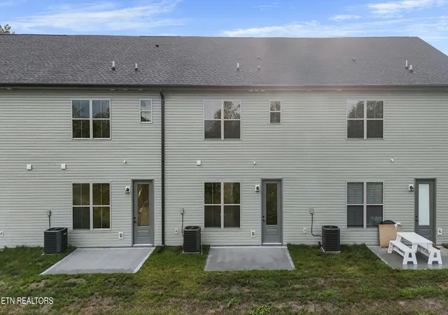 2nd image of 1704 Bennett Village Dr, Maryville, TN 37804 | MLS# 1343893