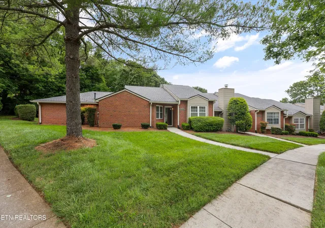 2nd image of 5035 Griffins Gate Ln, Knoxville, TN 37912 | MLS# 1350531